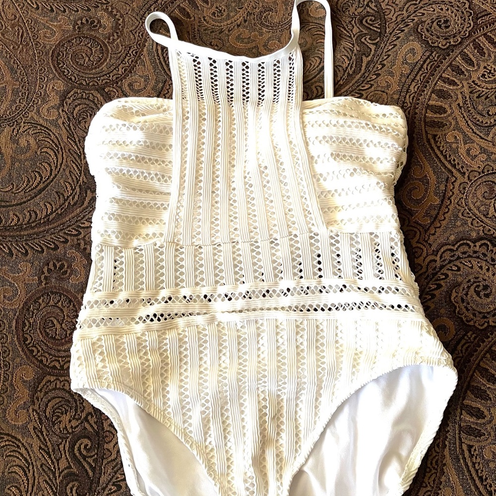 KENNETH COLE WHITE STRIPED SHEER BANDEAU PLUS BATHING SUIT SIZE XL